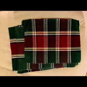 100% cotton woven placemats and matching napkins  6 of each gently used